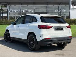 MERCEDES-BENZ GLA Photo 2