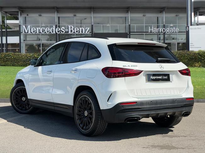 MERCEDES-BENZ GLA Photo 2