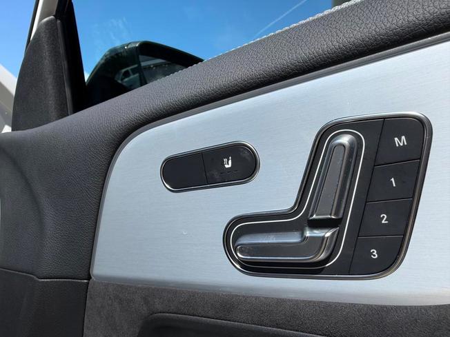 MERCEDES-BENZ GLA Photo 22