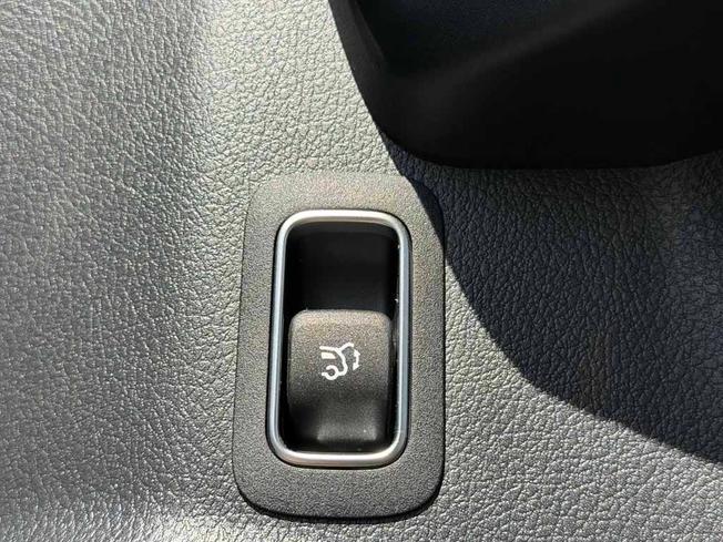 MERCEDES-BENZ GLA Photo 23