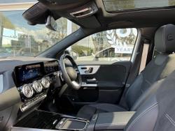 MERCEDES-BENZ GLA Photo 3