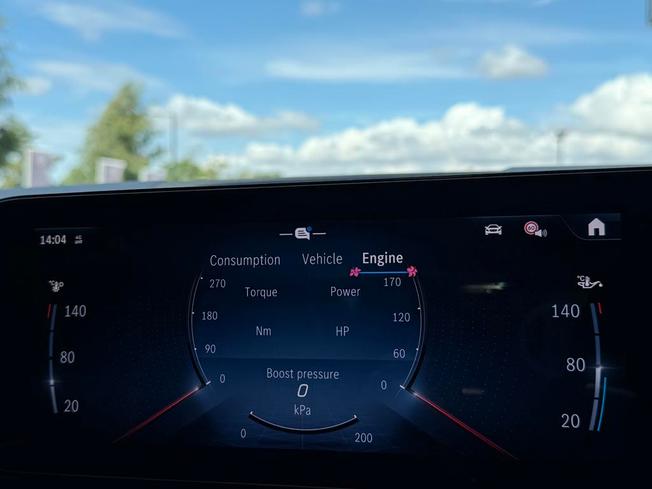 MERCEDES-BENZ GLA Photo 40