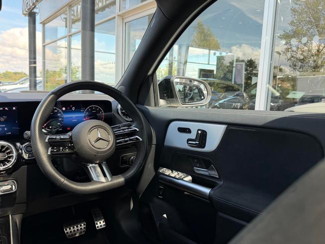 MERCEDES-BENZ GLA Photo 45
