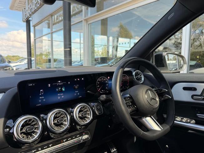 MERCEDES-BENZ GLA Photo 47