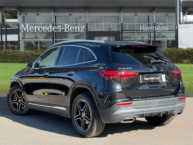 MERCEDES-BENZ GLA Photo 2