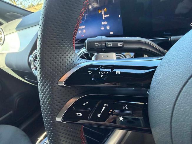 MERCEDES-BENZ GLA Photo 27