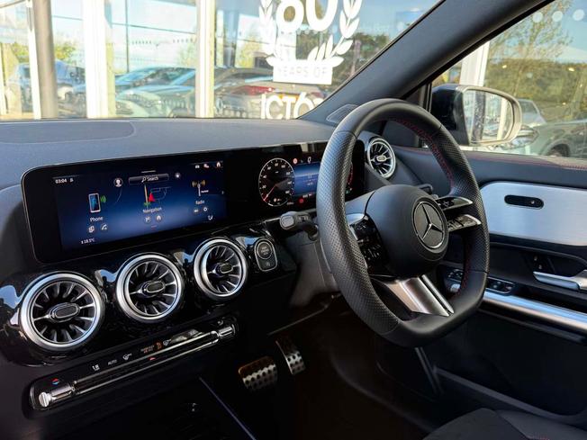 MERCEDES-BENZ GLA Photo 3
