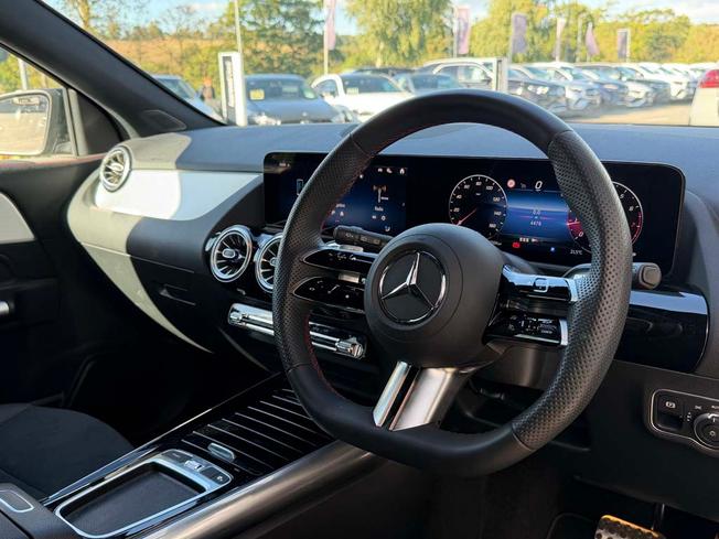 MERCEDES-BENZ GLA Photo 36