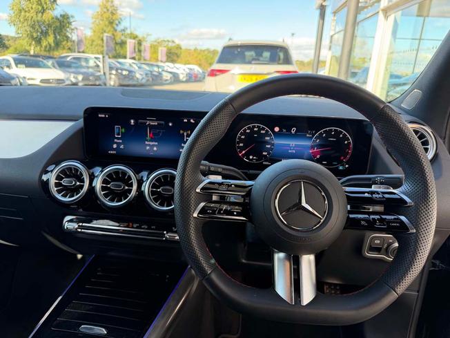 MERCEDES-BENZ GLA Photo 5