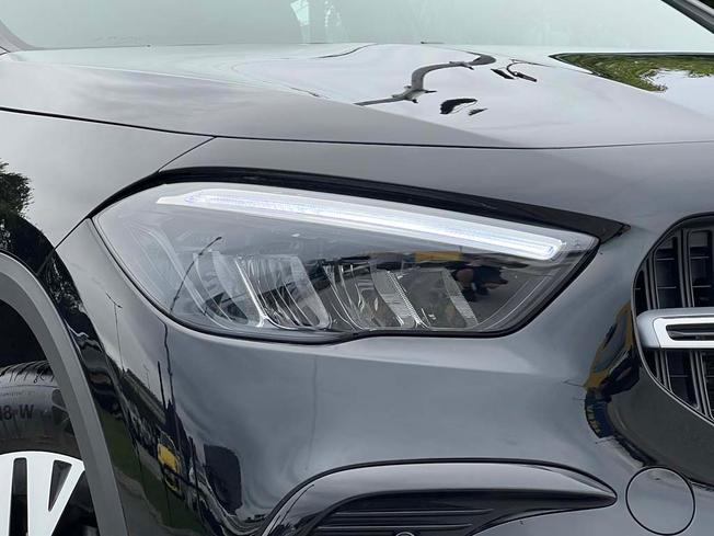 MERCEDES-BENZ GLA Photo 13