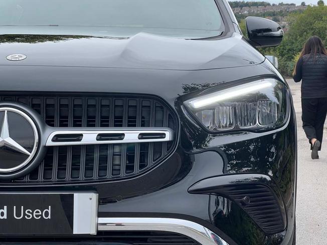 MERCEDES-BENZ GLA Photo 17
