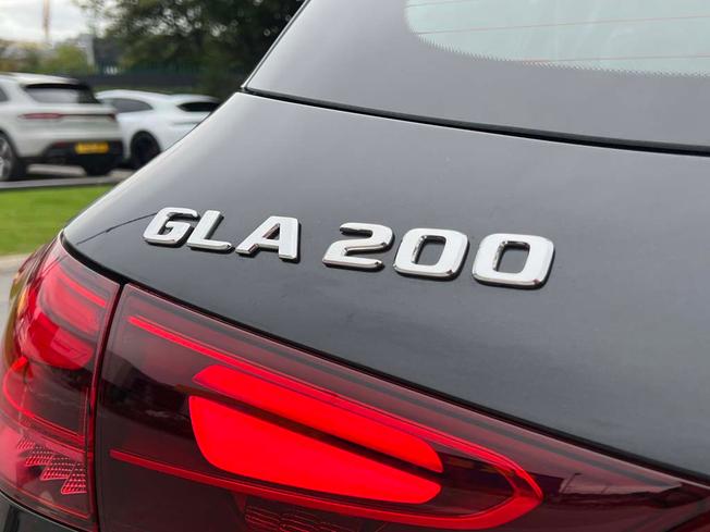 MERCEDES-BENZ GLA Photo 19