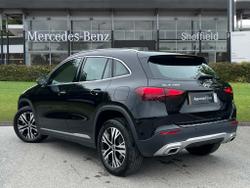 MERCEDES-BENZ GLA Photo 2