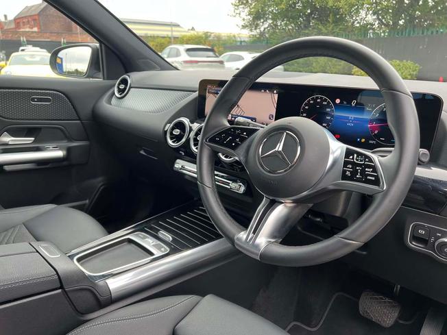 MERCEDES-BENZ GLA Photo 20