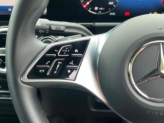 MERCEDES-BENZ GLA Photo 23