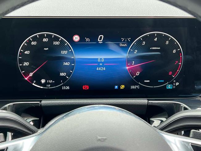 MERCEDES-BENZ GLA Photo 26