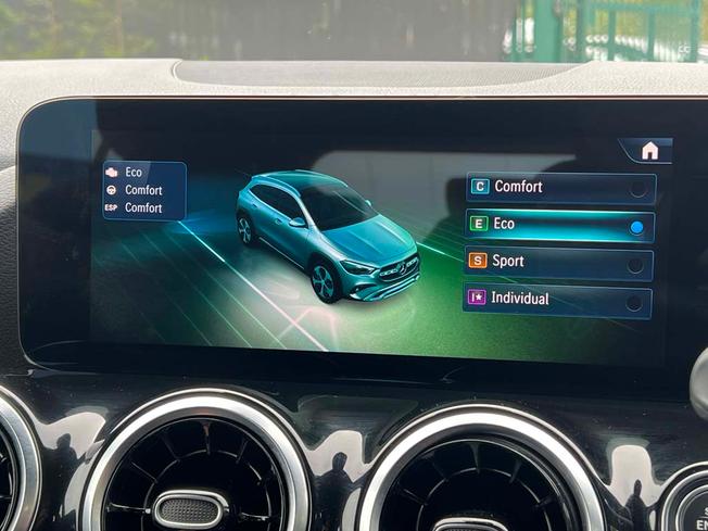 MERCEDES-BENZ GLA Photo 31
