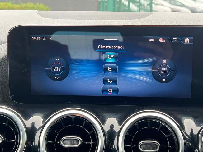 MERCEDES-BENZ GLA Photo 32