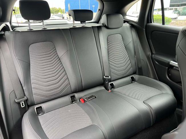MERCEDES-BENZ GLA Photo 36