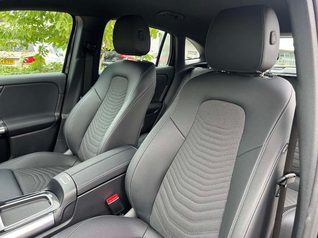 MERCEDES-BENZ GLA Photo 40