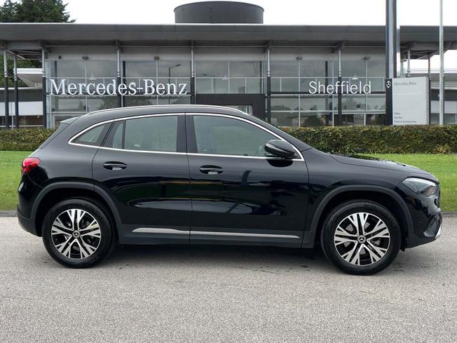 MERCEDES-BENZ GLA Photo 7