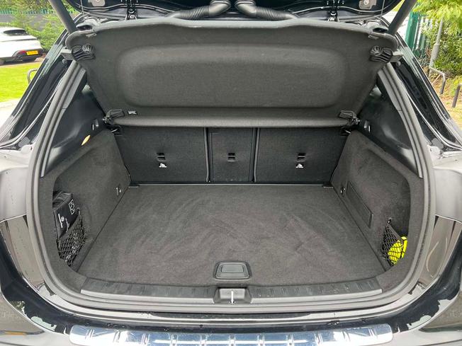 MERCEDES-BENZ GLA Photo 9