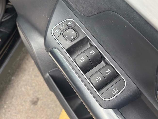 MERCEDES-BENZ Gla Photo 21