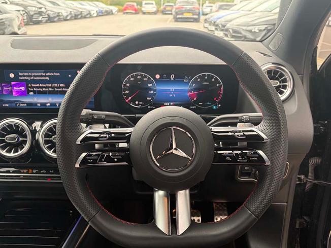 MERCEDES-BENZ Gla Photo 25