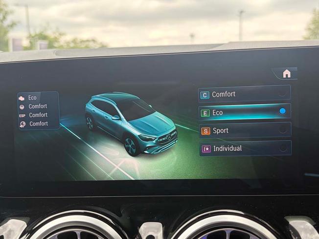 MERCEDES-BENZ Gla Photo 35