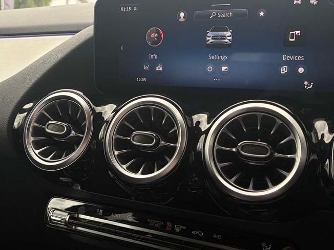 MERCEDES-BENZ Gla Photo 38