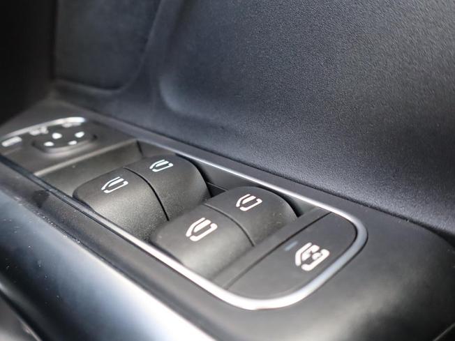 MERCEDES-BENZ GLA Photo 14
