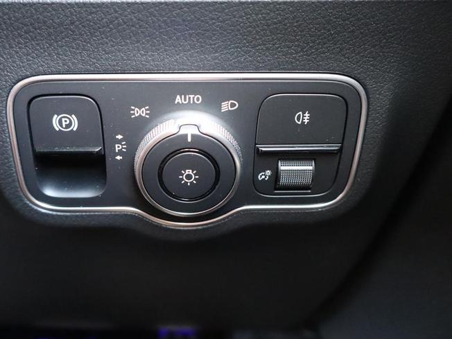 MERCEDES-BENZ GLA Photo 15