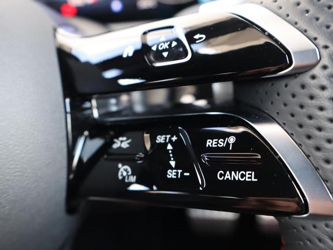 MERCEDES-BENZ GLA Photo 16