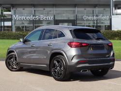 MERCEDES-BENZ GLA Photo 2
