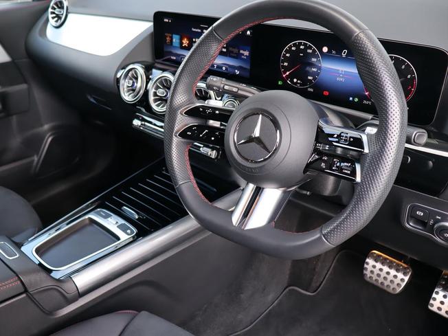 MERCEDES-BENZ GLA Photo 27