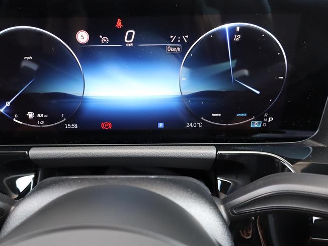 MERCEDES-BENZ GLA Photo 4