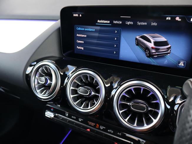 MERCEDES-BENZ GLA Photo 42