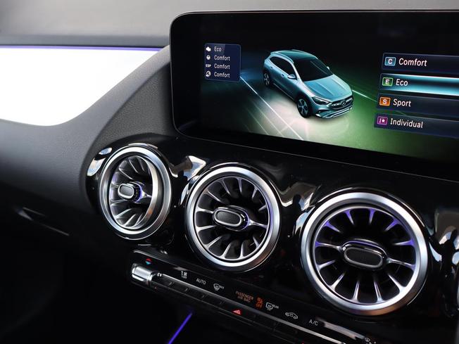 MERCEDES-BENZ GLA Photo 48