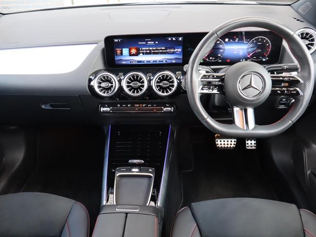 MERCEDES-BENZ GLA Photo 5