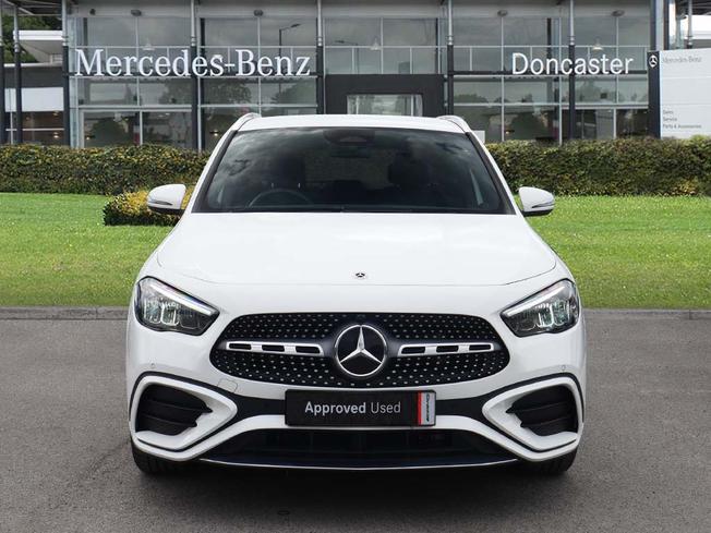 MERCEDES-BENZ GLA Photo 10