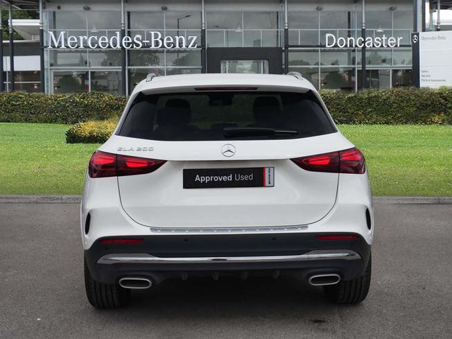 MERCEDES-BENZ GLA Photo 11