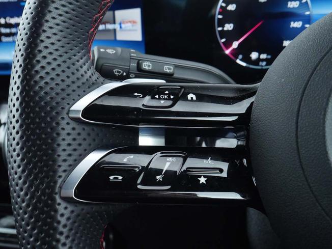 MERCEDES-BENZ GLA Photo 12