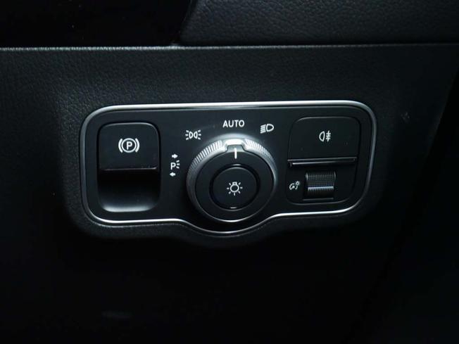 MERCEDES-BENZ GLA Photo 15