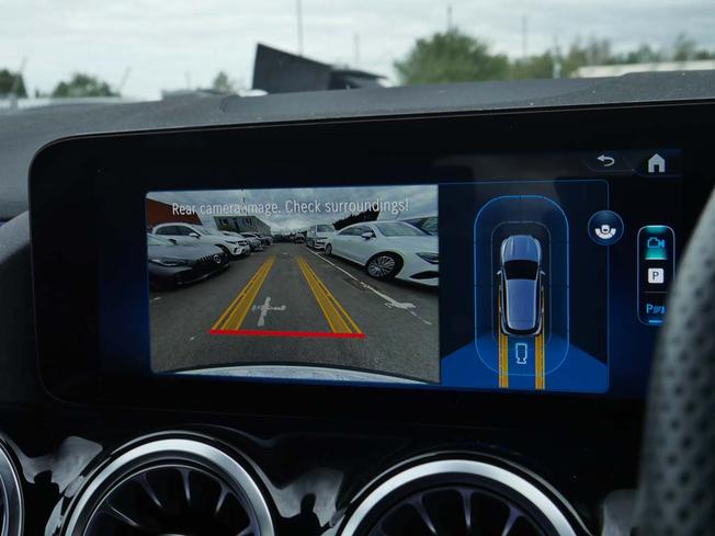 MERCEDES-BENZ GLA Photo 25