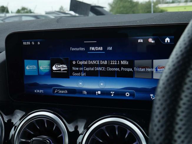 MERCEDES-BENZ GLA Photo 28
