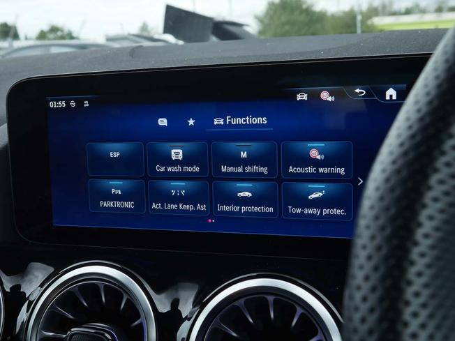 MERCEDES-BENZ GLA Photo 29