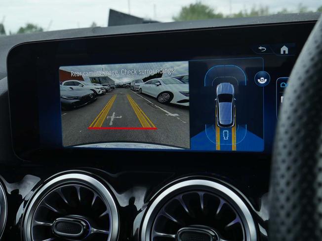 MERCEDES-BENZ GLA Photo 33