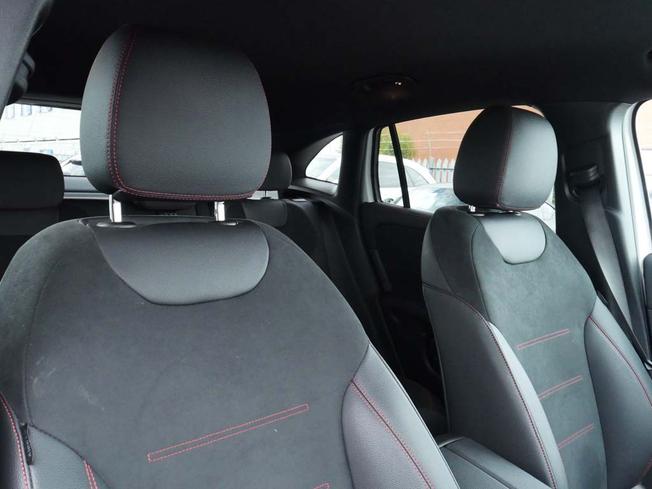 MERCEDES-BENZ GLA Photo 35