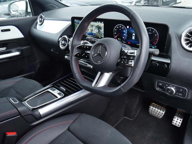 MERCEDES-BENZ GLA Photo 36