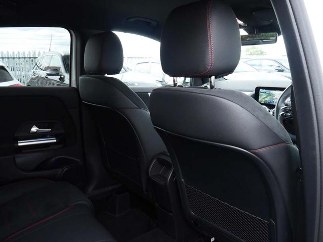 MERCEDES-BENZ GLA Photo 37